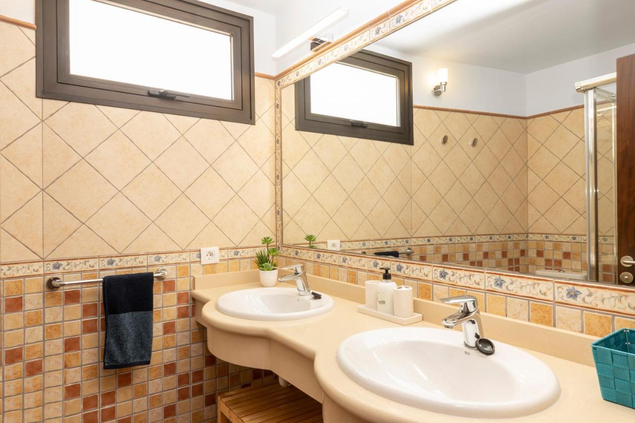 Famara House 12 Βίλα Εξωτερικό φωτογραφία
